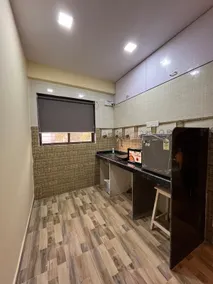 Perfect Central 1BHK in Bandra W - Image 4