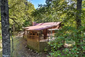 Copper Ridge Log Cabin RV/Boat/Trailer Parking - Image 5