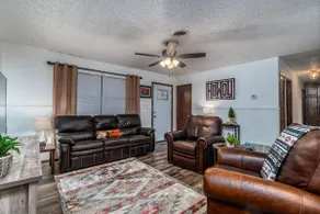 Lone Star Oasis~3BR/1.5BA~Garage~Peace & Quiet! - Image 2
