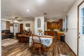 Lone Star Oasis~3BR/1.5BA~Garage~Peace & Quiet! - Image 5