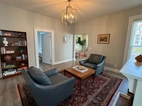 Reno'd 5Pts Gem-Parking/Walkable - Image 3