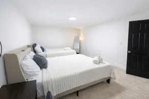 Private & Modern Guest Suite Apt | Metro Rail DC! - Image 3
