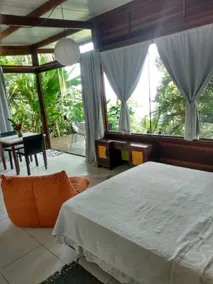 Lovely Ocean Front Bungalow - Image 4