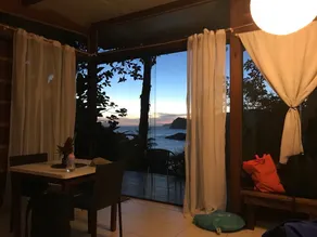 Lovely Ocean Front Bungalow - Image 5