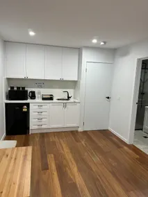 Tulip Modern Studio: Minutes from CBD & Airport - Image 3