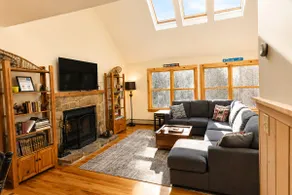 Casa Azul: HotTub, Igloo, Games, Mt Snow 10 Min - Image 4