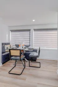 Luxurious 2BR|Free Parking|Full Kitchen - Image 4