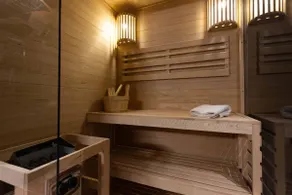 Black Room Suite and SPA - Image 3