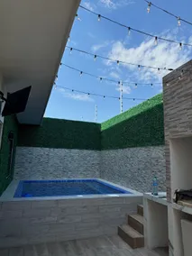 Spacious house with a luxury pool - Image 2