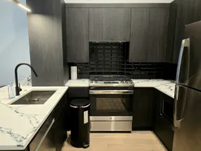 Modern, luxury apartment downtown - TO - Image 5