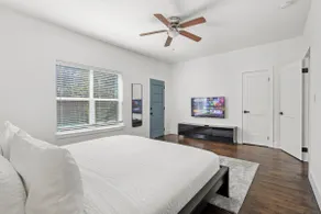 Oak Lawn Heights | 1BR Duplex L W/Office - Image 5
