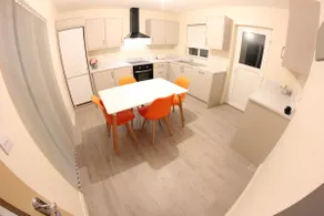 Country Cottage - Image 3
