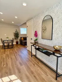 Very Demure, Very Cozy, 2 bd guest home w/ hot tub - Image 4