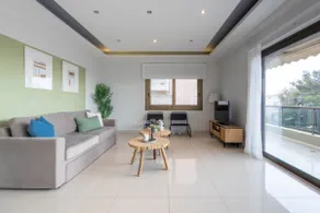 Amazing Holiday Apt with Ocean Views - Image 3