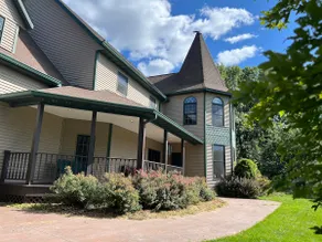 Peacocks and Luxury on 100+ acres, Hot Tub, Sauna - Image 3