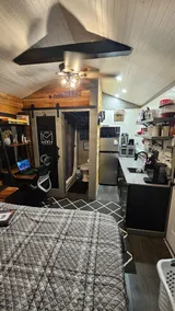 Tiny House: Fiber Wi-Fi, EV Charger & Fire Pit - Image 5