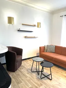 Stopover apartment: Garage, bed linen, air conditioning - Image 2