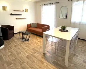 STOP – 10 minutes from the city center: garage, linens, air conditioning! - Image 3