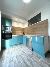 STOP – 10 minutes from the city center: garage, linens, air conditioning! - Image 2