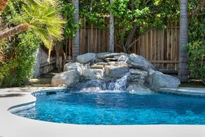 Ultimate 5BR Bakersfield Stay: Pool/Hot Tub & More - Image 4