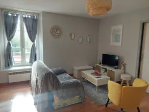 Small 50 m² nest with easy and free parking - Image 2