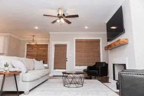 Cute&Cozy-3Beds-2bath-Sleeps6-Backyard-NearLaTech - Image 5