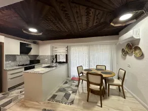 Beachfront apartment with garden - Image 3