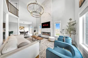 Lavish Home on Hamilton Mountain - Image 3