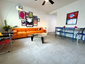 Vibrant U of A Bungalow - Image 3