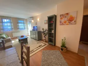 Cozy Retreat • One Bedroom & Mountain Views - Image 2