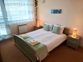 Cozy Retreat • One Bedroom & Mountain Views - Image 3
