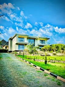 Villa Vista Lake Front0722743633 - Image 2