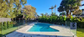 5BR Family Retreat, Mona Vale Pool, 600m Beach - Image 3