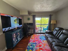 Condo 1 Mile from VT! Easy Bus Access to Campus - Image 2