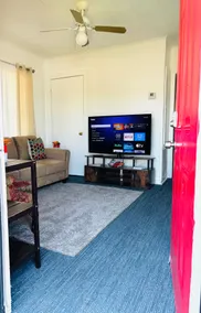 Red Door Lodge of Alexandria - Image 3