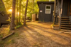 Cameron's Cottage at The Lake - Image 2