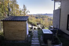 Luxury Mountain-View Escape: Private Spa & Deck - Image 4