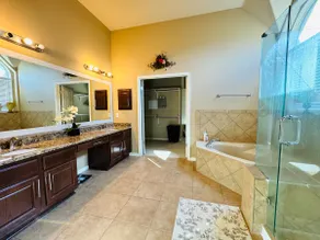 Elegant, cheerful and spacious. - Image 5
