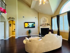 Elegant, cheerful and spacious. - Image 2