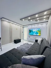 Luxurious experience near tourist area - Image 3