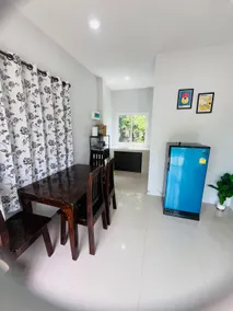 391/2, 2 bedroom house, 15 minutes walk to the beach - Image 5
