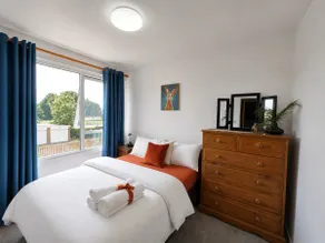 Flat, 2 double beds, free parking, near Arena - Image 4