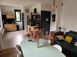 house with garden in the city - Image 2