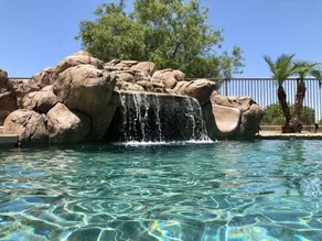 5 Schlafzimmer Haus mit unglaublichem Garten Pool & Wasserrutsche - Image 4