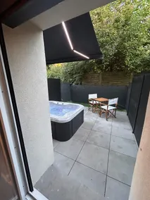 Magical F2 equipped with a sheltered Spa on its terrace - Image 5