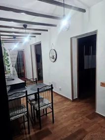 Cozy house with terrace 5 minutes from the airport - Image 5