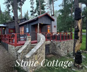 *Stone Cottage|Farmhouse Chic|Midtown-1 Mile|Yard - Image 4