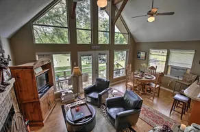 Lakeside Chalet - Image 3