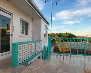 Jade Apartment Oasis - Image 5