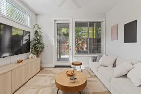 Spacious&PeacefulOasis!Beautiful!PerfectlyLocated! - Image 4